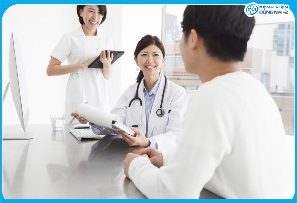 Kiêng quan hệ, vệ sinh sạch sẽ trước khi khám