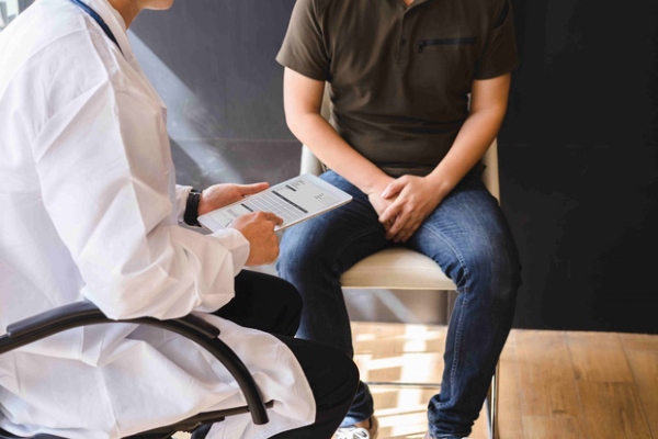 Nam giới cần khám và xét nghiệm để chẩn đoán chính xác hơn