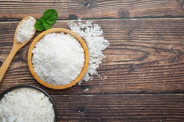 Mẹ bầu nên hạn chế muối để tránh nguy cơ tiền sản giật