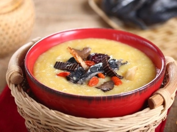 Cháo gà ác hầm thuốc bắc