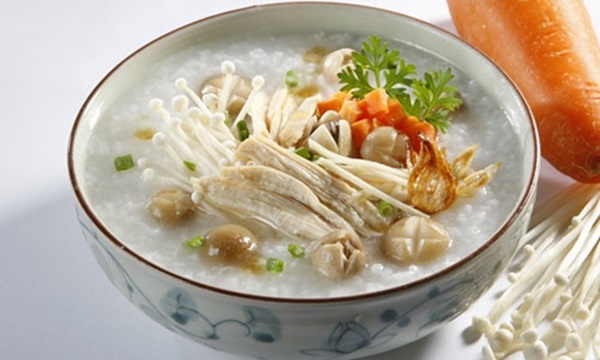 Cháo gà hạt sen