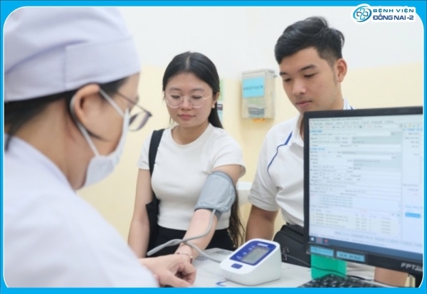 Khám bệnh tổng quát thường gồm khám lâm sàng và khám cận lâm sàng