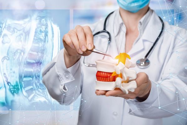 Mổ thoát vị đĩa đệm là phương pháp an toàn