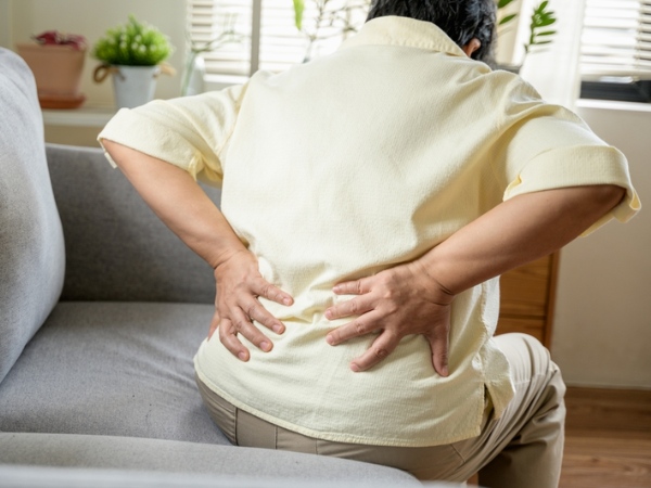 Quá trình lão hóa tự nhiên có thể dẫn đến tình trạng thoát vị đĩa đệm
