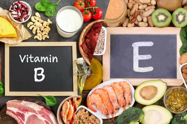Bổ sung vitamin nhóm B và vitamin E giúp ngăn ngừa và giảm triệu chứng bị đau đầu theo chu kỳ