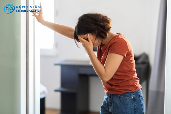 Chóng mặt là triệu chứng cảnh báo nhiều tình trạng sức khỏe, từ nhẹ đến trung bình