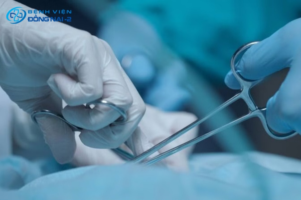 Phẫu thuật là giải pháp cần thiết khi người bệnh không đáp ứng với điều trị nội khoa