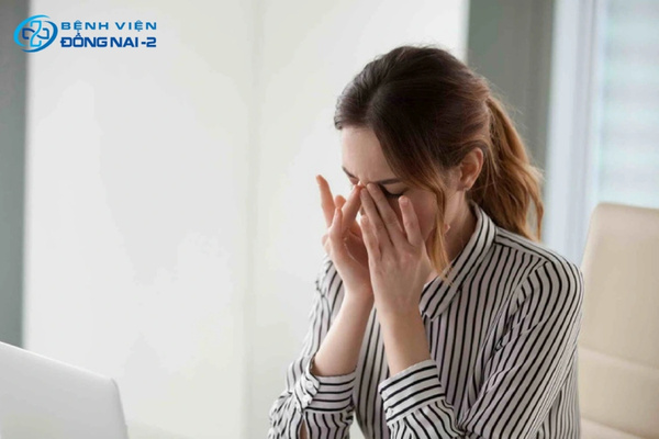 Căng thẳng lo âu và trầm cảm là nguyên nhân gây đau đầu kết hợp buồn nôn