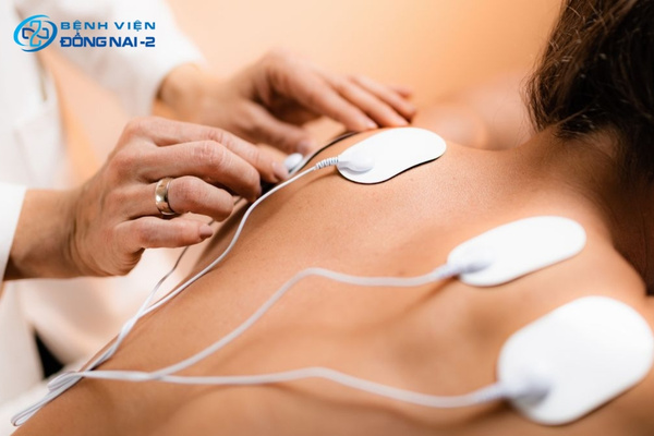 Điều trị chứng đau đầu buồn nôn chóng mặt bằng vật lý trị liệu