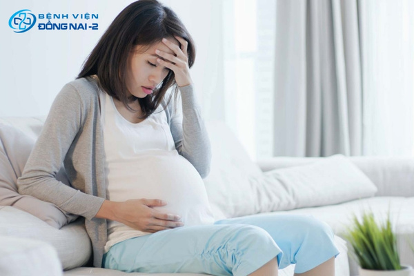 Mất cân bằng hormone gây tóc rụng nhiều ở phụ nữ mang thai