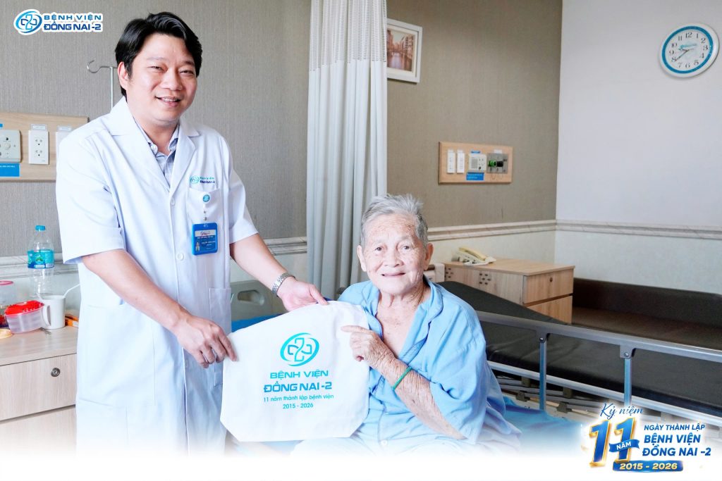 Kỉ niệm 11 năm: Check in cùng khách hàng nội trú của các khoa 