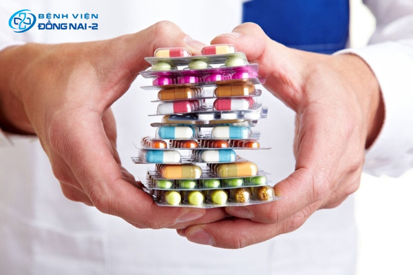 Cần dùng thuốc điều trị trào ngược dạ dày thực quản đúng chỉ định để tránh tác dụng phụ