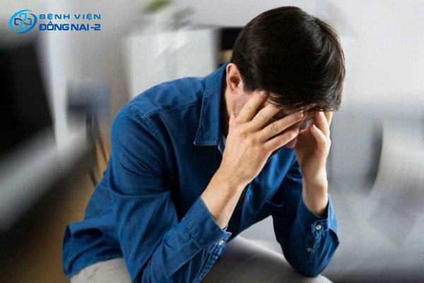 Đối tượng nguy cơ rối loạn tiền đình gồm người cao tuổi, dân văn phòng, thường xuyên căng thẳng