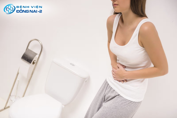 Tiểu buốt là cảm giác đau rát, nóng hoặc châm chích khi đi tiểu