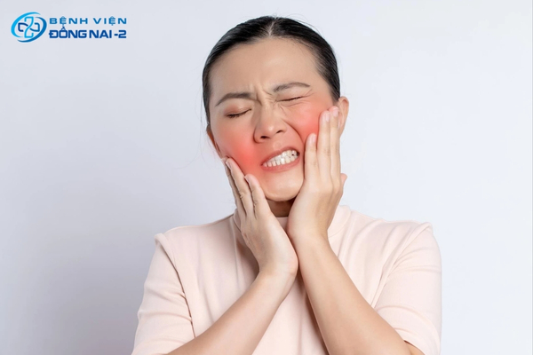 Viêm khớp thái dương hàm là tình trạng rối loạn khớp hàm, ảnh hưởng đến sinh hoạt hằng ngày