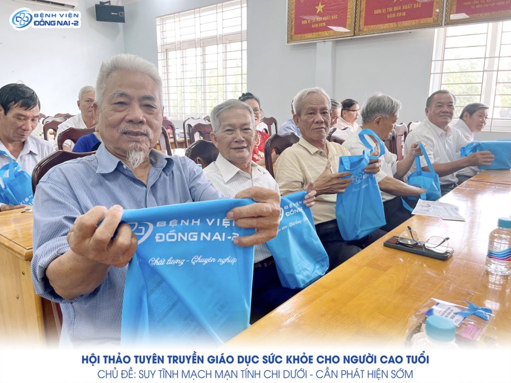 Hội thảo sức khỏe tại phường Long Bình: Suy giãn tĩnh mạch