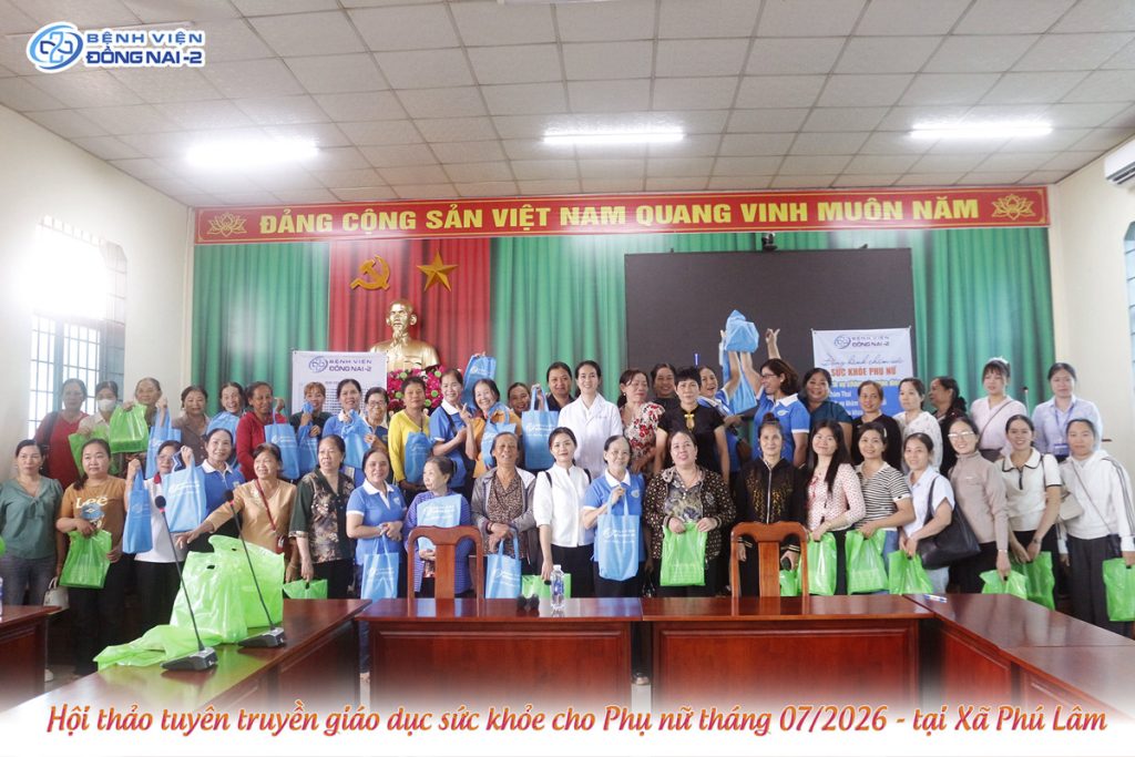 Hội thảo loãng xương ở phụ nữ sau mãn kinh tại xã Phú Lâm