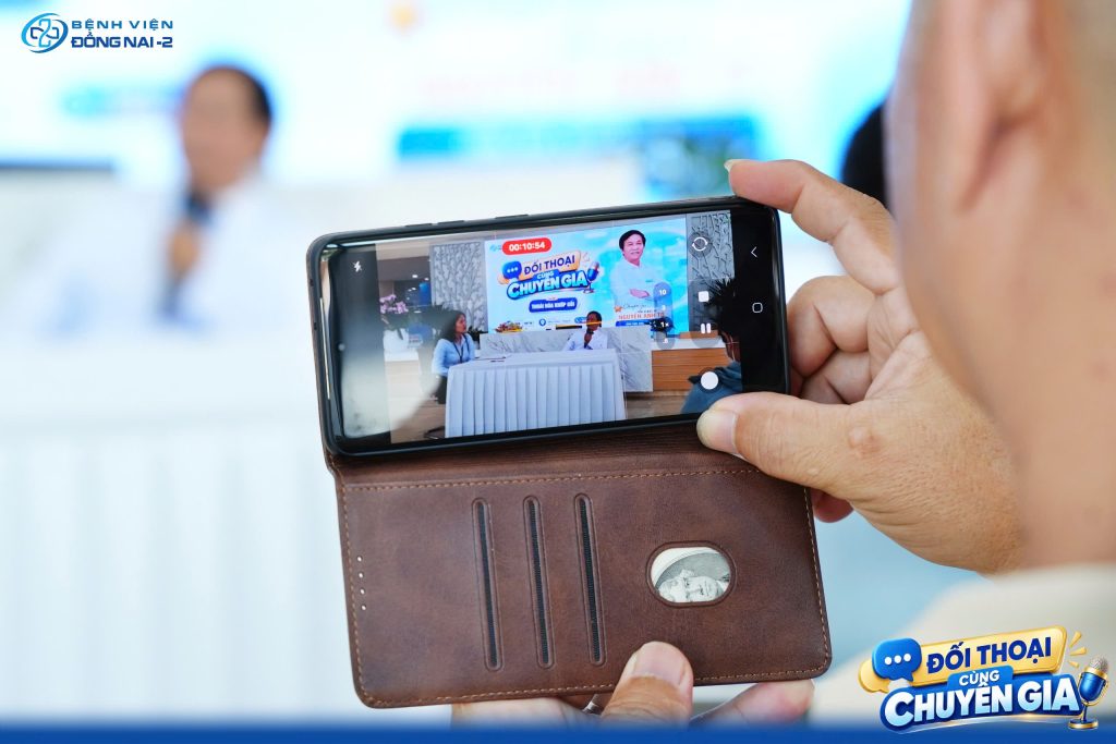 Đối thoại cùng chuyên gia về thoái hóa khớp gối